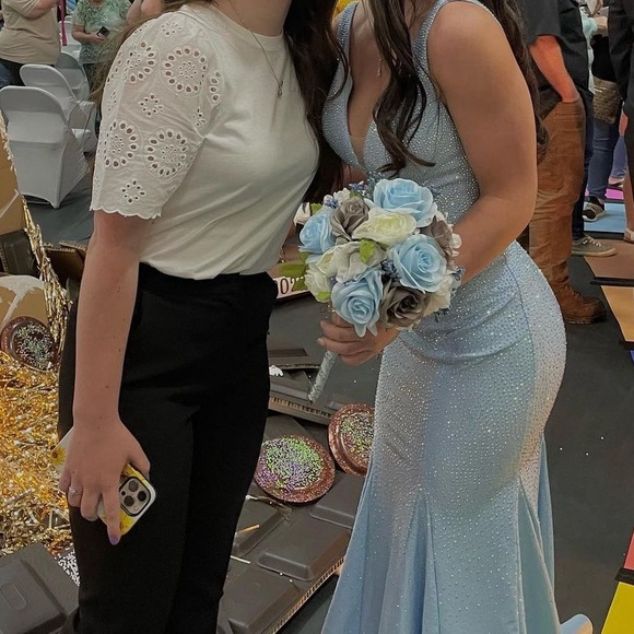 CINDERELLA BLUE SHERRI HILL SIZE 2 PROM DRESS - Picture 2 of 8